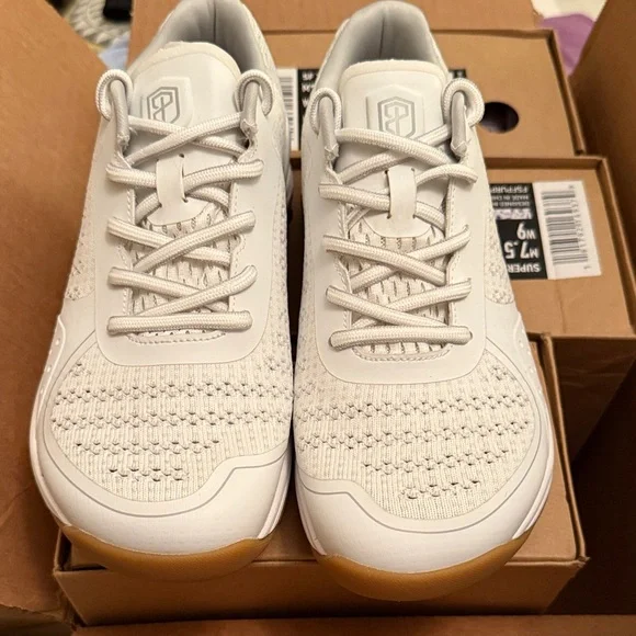 Born Primitive Women's Size 9- NWOT - Picture 1 of 5